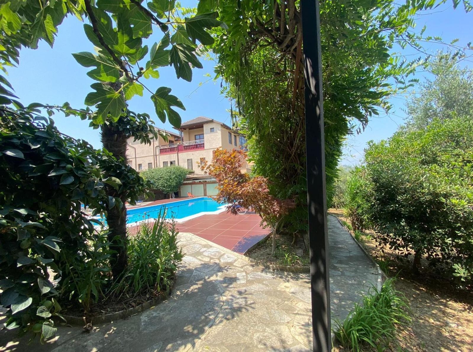 Villa Mugs Laknas Exterior photo